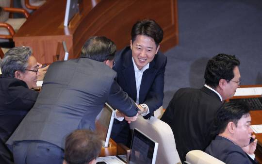 이준석 개혁신당 의원이 5일 국회 본회의에 참석하고 있다. 연합뉴스