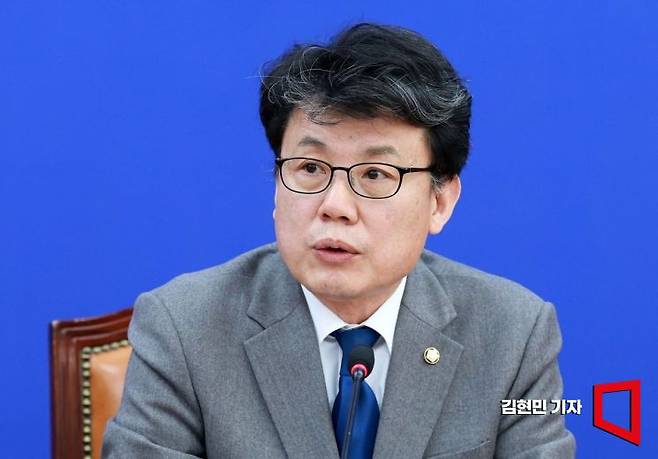 진성준 더불어민주당 정책위의장. 김현민 기자