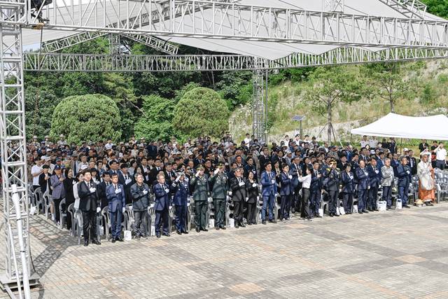 ▲ 원주시는 6일 태장동 현충탑(현충공원)에서 제70회 현충일 추념식을 거행했다.