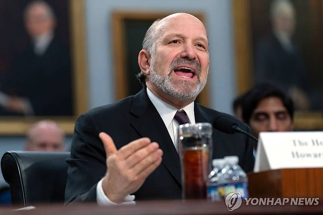 러트닉 미국 상무부 장관 (워싱턴 AP=연합뉴스) 하워드 러트닉 미국 상무부 장관이 5일(현지시간) 하원 세출위원회에서 열린 2026회계연도 상무부 예산안 청문회에서 발언하고 있다. 2025.6.5