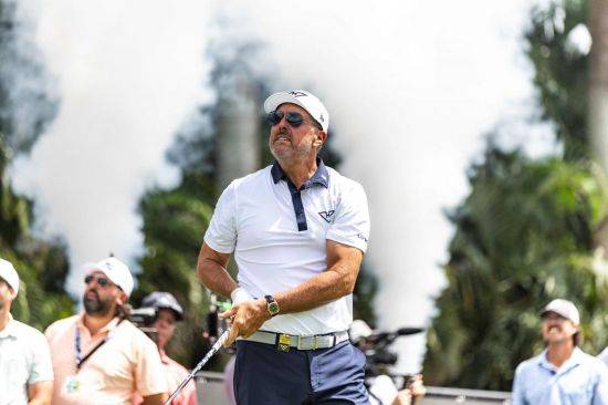 필 미컬슨은 US오픈 우승 트로피를 수집하지 못해 커리어 그랜드 슬램을 달성하지 못하고 있다. AFP연합뉴스