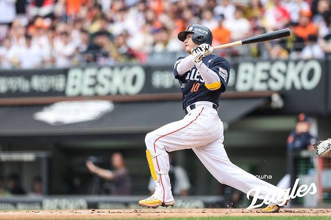 ▲ 이틀 연속 맹활약을 이어 간 이진영 ⓒ한화이글스