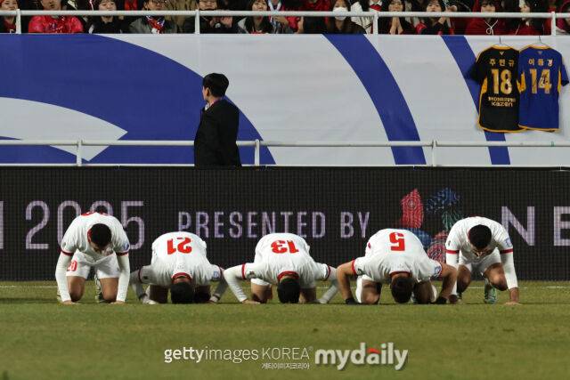 골 뒤풀이를 펼치는 요르단 선수들. /게티이미지코리아
