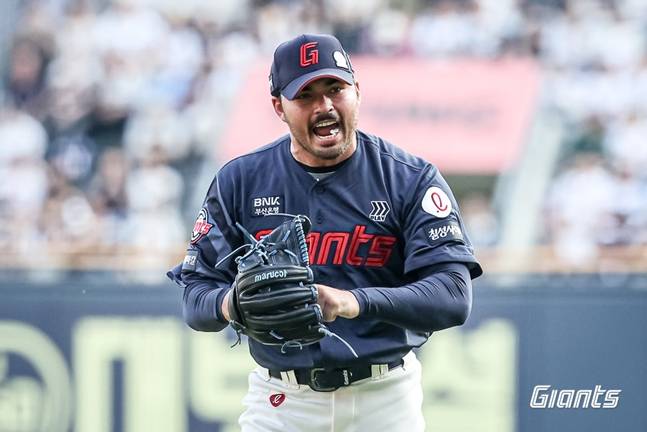 포효하는 감보아. /사진=롯데 자이언츠