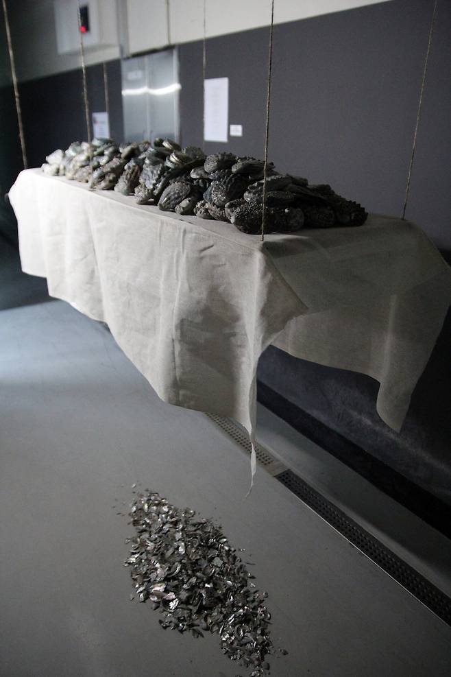 4.3을 주제로 작업한 안준호의 작품 '섬의 제전-바닥이 없는 슬픔에 대하여' ⓒ제주의소리