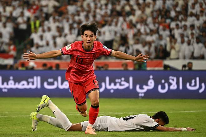 김진규(전북)가 6일 이라크 바스라 국립경기장에서 열린 2026 북중미 월드컵 3차 예선 B조 9차전 이라크전에서 득점한 뒤 기뻐하고 있다. 사진=AFPBB NEWS