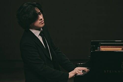 피아니스트 임윤찬이 연주하는 모습(제공=가톨릭대학교 가톨릭중앙의료원)