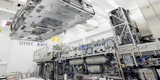 ASML의 최첨단 하이(High)-NA 극자외선(EUV) 장비