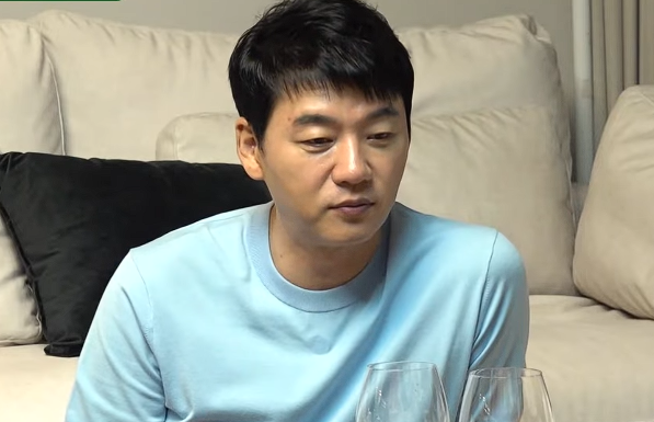 배우 김승수가 결혼 후 자신의 집 중 하나를 아내에게 양도하겠다고 밝혔다. 유튜브 채널 ‘SBS Entertainment’ 캡처