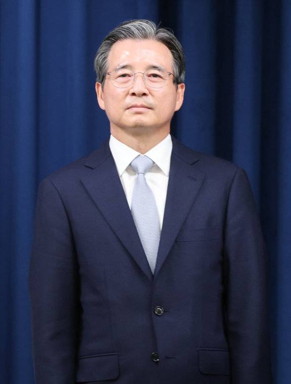 대통령실 정책실장으로 임명된 김용범 전 기획재정부 1차관이 6일 서울 용산구 대통령실 청사에서 열린 수석비서관 인선 발표에 참석했다. 뉴스1