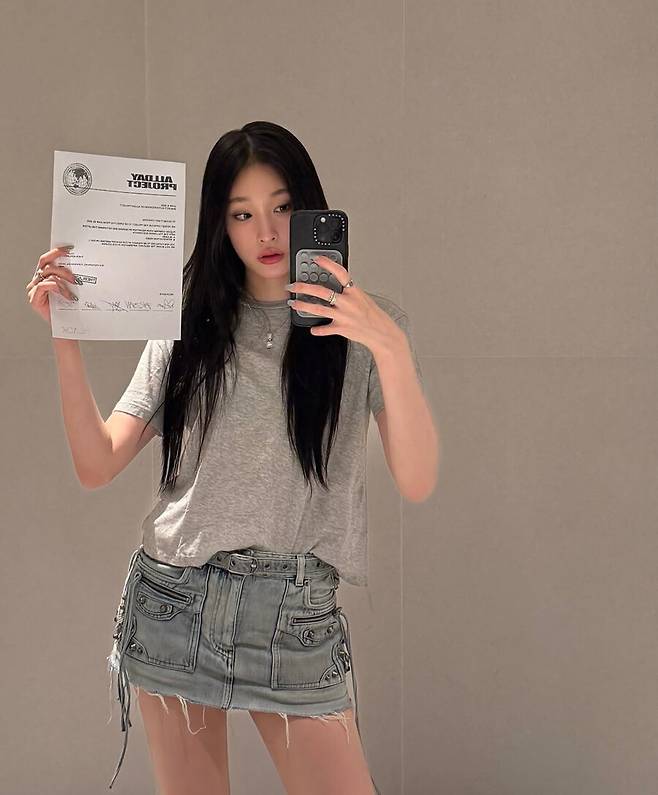 ▲ 애니(문서윤). 출처| 애니 공식 인스타그램
