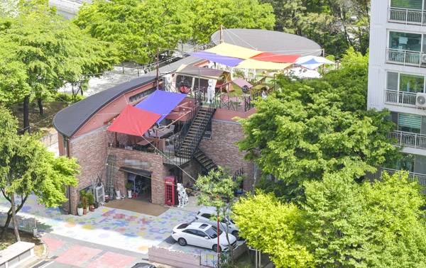 수원특례시 영통구 A아파트 단지 안에 위치한 베이커리 카페 전경. 사진=기호일보 DB