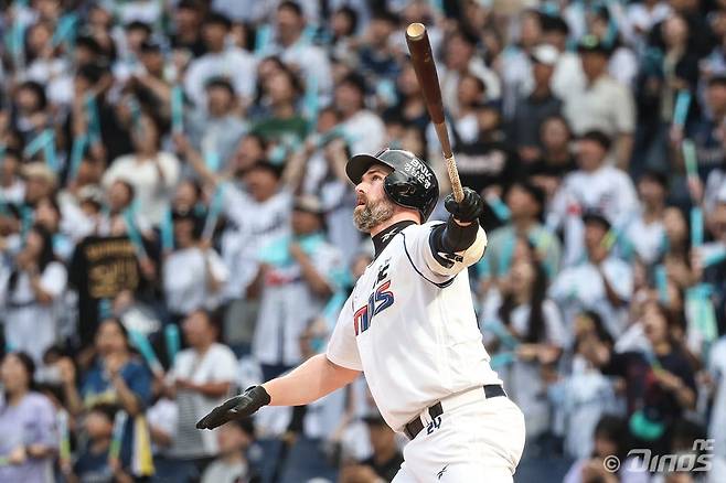 NC 데이비슨은 부상에서 회복한 뒤 홈런 페이스를 끌어올리고 있다. 그는 지난해 홈런왕으로서 2년 연속 홈런왕에 도전한다. 사진제공|NC 다이노스