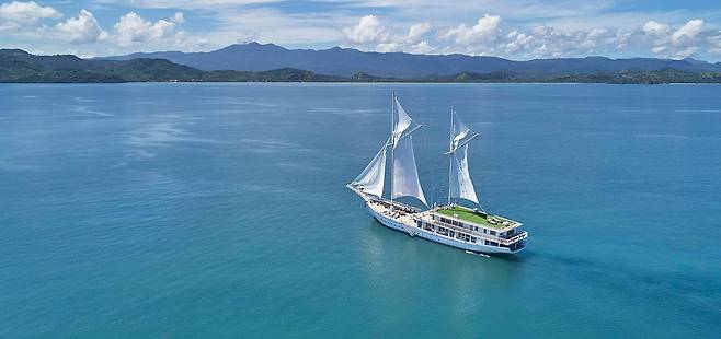 아야나의 대표 요트 ‘아야나 라코 디아’. 사진제공|팜투어