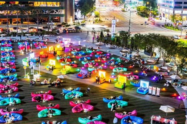 올해 진행 중인 서울야외도서관 행사 모습. 서울야외도서관 제공