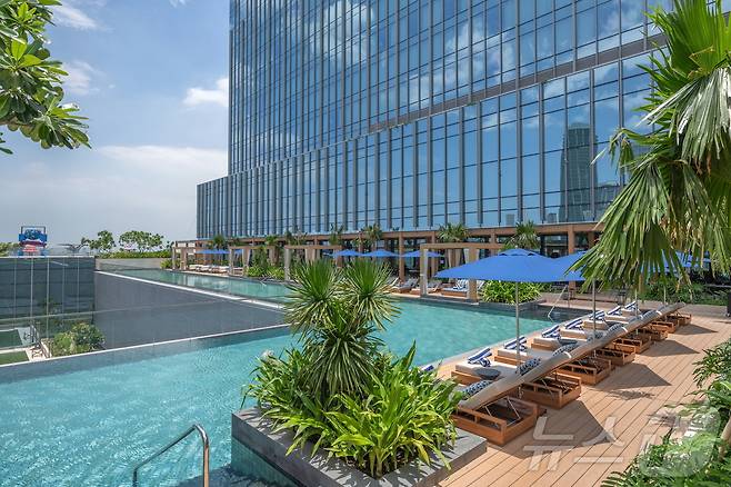 솔레어노스의 야외 인피니티풀 전경 ⓒ News1 강은성 기자