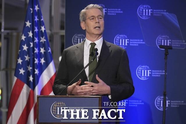 스콧 베선트 재무부 장관이 차기 연방준비제도(Fed·연준) 의장으로 거론되고 있다고 블룸버그통신이 10일(현지시간) 보도했다. /AP·뉴시스