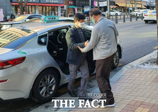 비휠체어 장애인을 위한 이동 수단인 '바우처 택시' 이용이 지속적으로 증가하는 추세다. /서울시