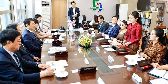 단양군과 간담회하는 캄보디아 방문단 *재판매 및 DB 금지