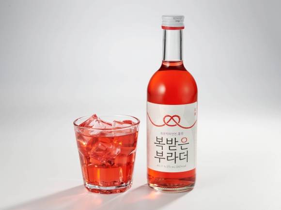 보해양조가 새롭게 출시한 ‘복받은부라더 홍연’ (보해양조 제공)