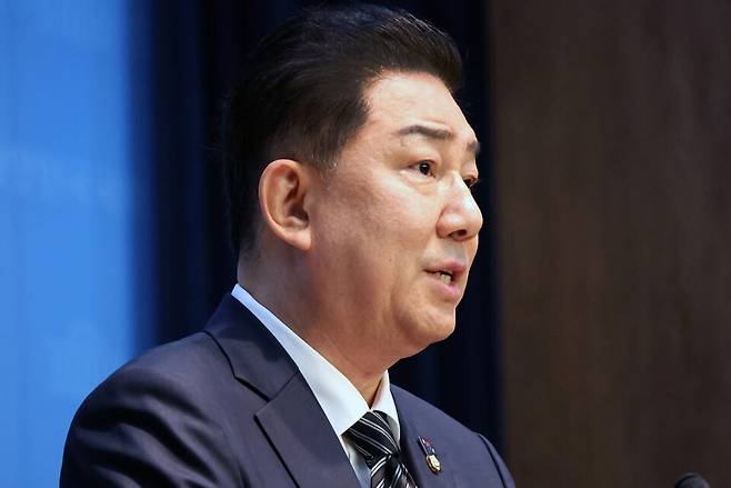 김병기 더불어민주당 의원이 6월5일 서울 여의도 국회 소통관에서 원내대표 출마를 선언하고 있다. ⓒ김병기 의원실 제공