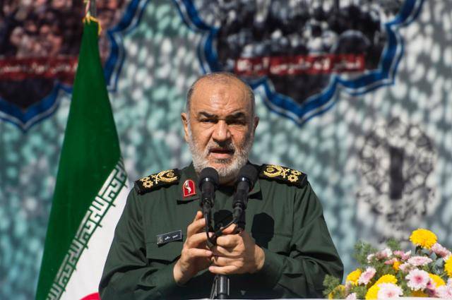이란 관영 IRNA 통신은 호세인 살라미 이란 혁명수비대(IRGC) 총사령관과 골람알리 라시드 이란군 고위 장성이 이스라엘의 공습으로 사망했다고 13일(현지시간) 보도했다. 사진은 살라미 총사령관이 2021년 11월 4일 테헤란에서 열린 집회에 참석해 연설하는 모습. 테헤란=신화 뉴시스
