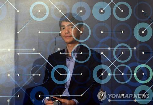 이세돌-알파고 세기의 맞대결 D-1 (서울=연합뉴스) 홍해인 기자 = 이세돌 9단이 구글이 만든 인공지능 바둑 프로그램 '알파고'와의 맞대결을 하루 앞둔 8일 오전 서울 종로구 포시즌스호텔에서 열린 사전 브리핑에서 취재진의 질문을 경청하고 있다. 캐논 1DX 2회 다중촬영. 2016.3.8
hihong@yna.co.kr (끝)