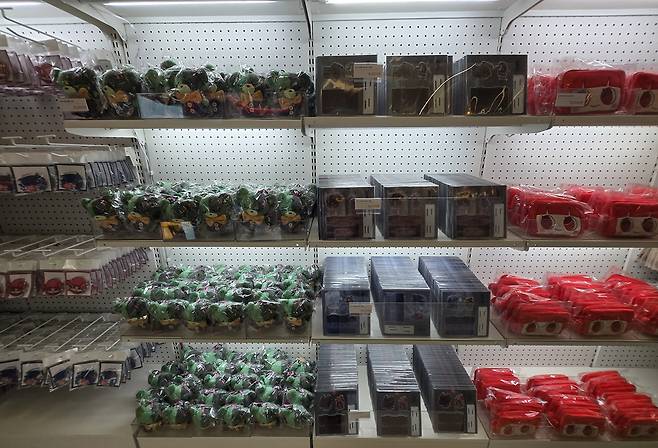 - 눈 돌아가게 만드는 굿즈가 너무 많다