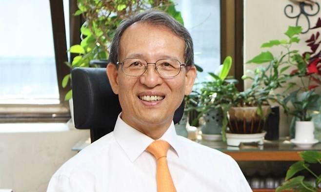 이준구 서울대 경제학부 명예교수. 이준구 교수 누리집 갈무리