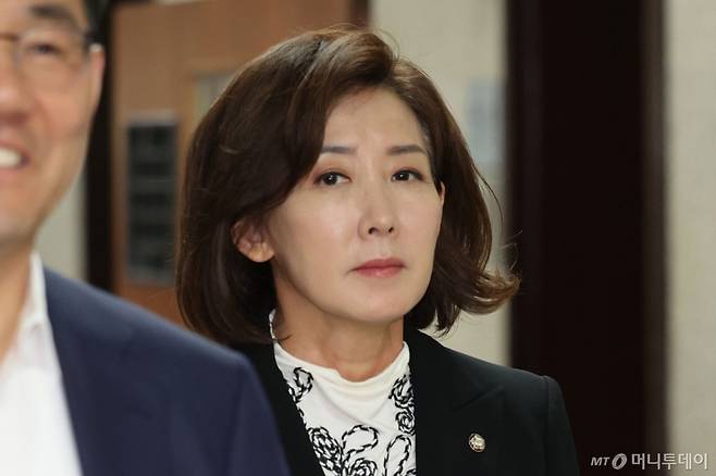 나경원 국민의힘 의원이 9일 오전 서울 여의도 국회 원내대표실에서 4선 의원 이상 회의에 참석하고 있다. 2025.06.09. /사진=뉴시스 /사진=권창회