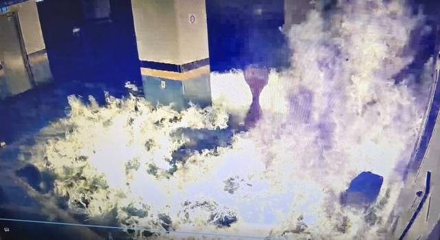 방화 당시 모습이 담긴 CCTV 영상 촬영. 연합뉴스