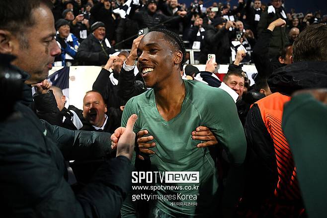 ▲ 포스테코글루 감독은 "텔과 몇 시간에 걸쳐 문자와 통화로 대화를 나눴다. 조금은 길게 통화를 하다 보니 지치는 기분도 느꼈다"라고 웃으며 "텔은 내 이야기를 듣길 원했다. 토트넘에 오고 싶다는 느낌을 그때 강하게 받았다"라고 설명했다.