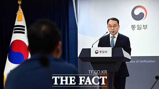 구병삼 통일부 대변인이 16일 오전 서울 종로구 정부서울청사에서 정례브리핑을 하고 있다. /임영무 기자