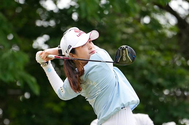 최혜진이 16일 미국 미시건주 블라이더필드 컨트리클럽에서 열린 LPGA 투어 마이어 클래식 4라운드에서 4번홀 티샷을 하고 있다./AFP 연합뉴스