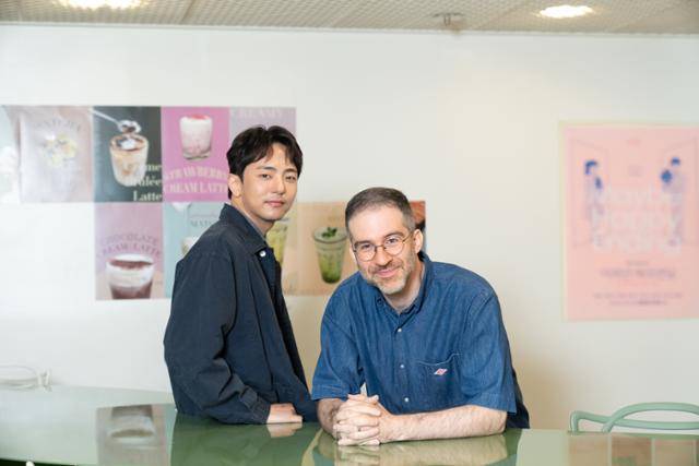 박천휴 작가와 윌 애런슨 작곡가. CJENM 제공