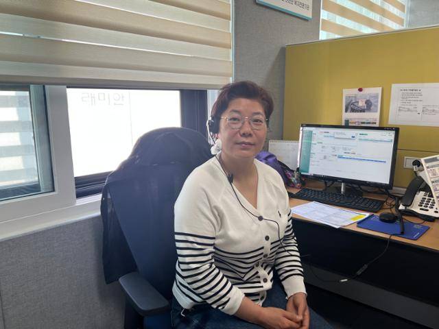 지난달 20일 서울 마포구 서울시사회복지재단에서 만난 상담사 박승아(52)씨는 "우리는 모두 외롭지만 모두가 특별한 존재"라고 했다. 권정현 기자