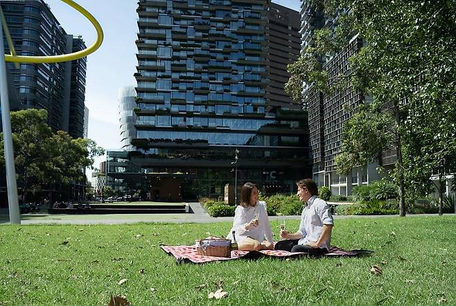 호텔 맞은편 치펀데일 그린 센트럴 파크 (사진=호텔)