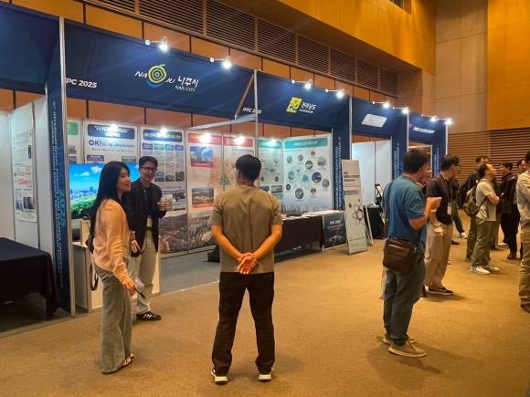 전남도가 ‘국제핵융합플라즈마학회’에서 전남의 인공태양 연구 강점을 홍보하고 있다. 전남도 제공