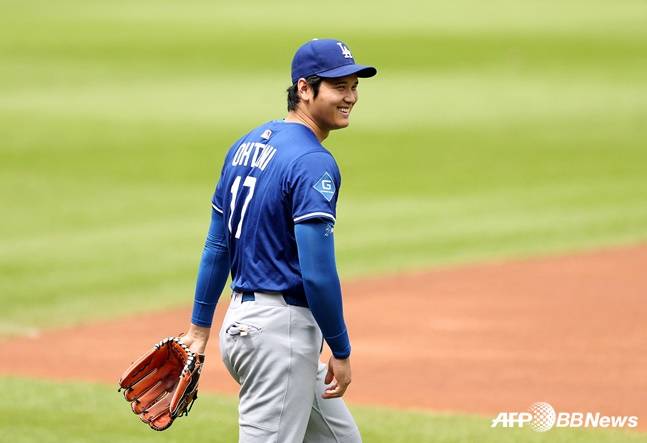 LA 다저스의 오타니 쇼헤이가 라이브 피칭을 마치고 미소 짓고 있다. /AFPBBNews=뉴스1