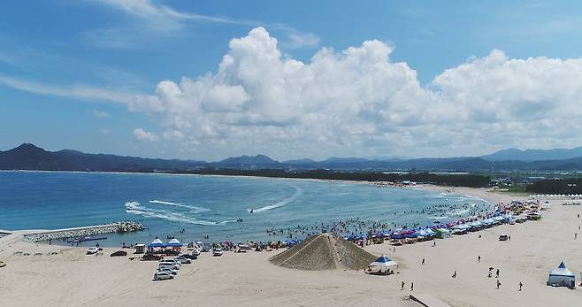 영덕군 고래불해수욕장./경북도 제공