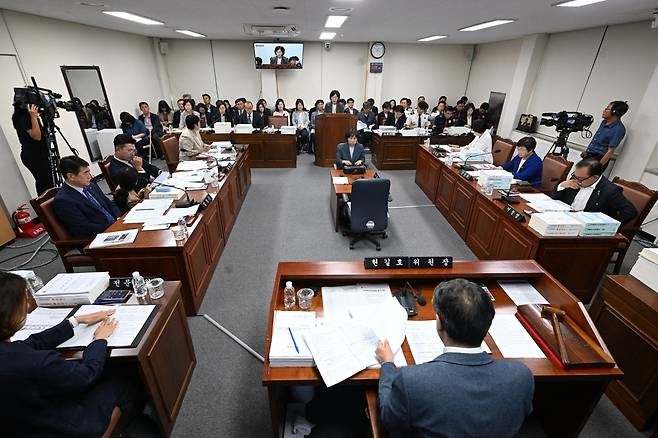 17일 열린 제주도의회 보건복지안전위원회 제439회 정례회 회의 모습.