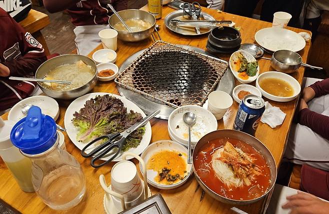 20250616_201430.jpg 저녁 아들 야구팀원들 회식 돼지갈비