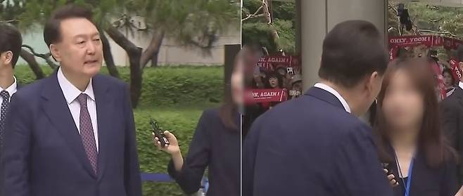 16일 내란 혐의 재판에 출석후 공판을 마치고 떠나는 윤석열 전 대통령(왼쪽). 기자의 질문을 받던 도중, 갑자기 기자에게 지지자들을 보기 위해 비켜달라고 요청하고 있다. (SBS 캡처)
