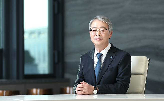 Chair and CEO Yim Jong-yong (Woori Financial Group)