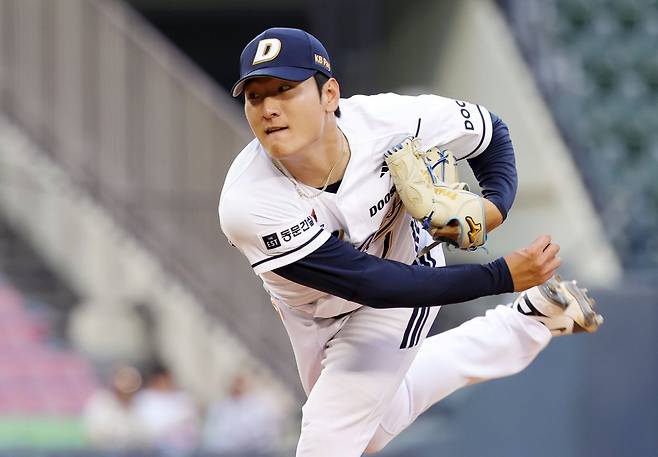 두산 곽빈은 내복사근 부상 탓에 올 시즌 출발이 늦었다. 이에 따른 마음고생이 심했지만, 그는 스스로 멘탈을 다스리며 버티고 있다. “내가 좋아해서 시작한 야구를 스트레스 받지 말고 즐기면서 하자고 생각했다”며 마음을 다잡았다. 뉴시스