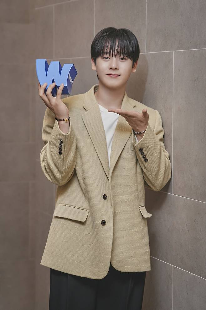 웨이브 오리지널 드라마 ‘ONE:하이스쿨 히어로즈’에서 김의겸 역을 연기한 배우 이정하. 사진 웨이브