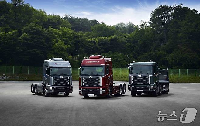 17일 충남 천안의 현대자동차 글로벌러닝센터(GLC) 주행 시험장에서 대형트럭 '더 뉴 엑시언트'가 전시된 모습(현대차 제공). 2025.06.17.