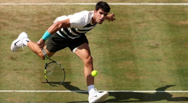 카를로스 알카라스의 17일 2025 HSBC 챔피언십 1라운드 경기 모습. 사진/ATP 투어