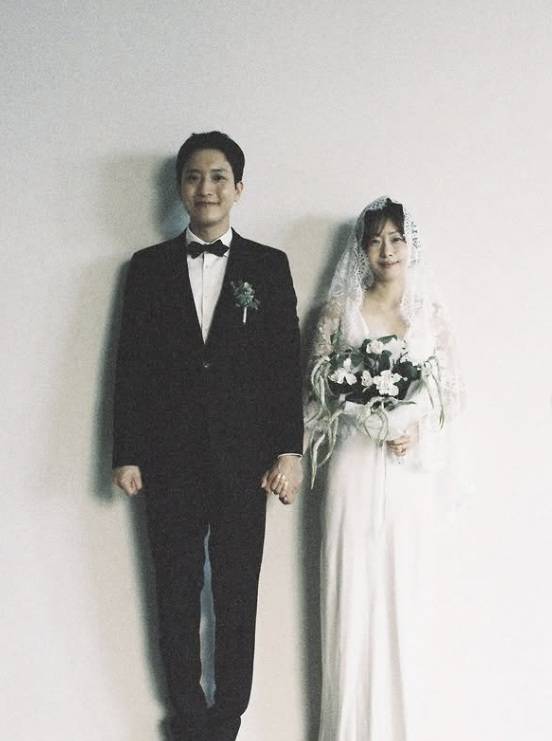 ▲ 조형우(왼쪽), 김윤의 작가. 출처| 조형우 인스타그램