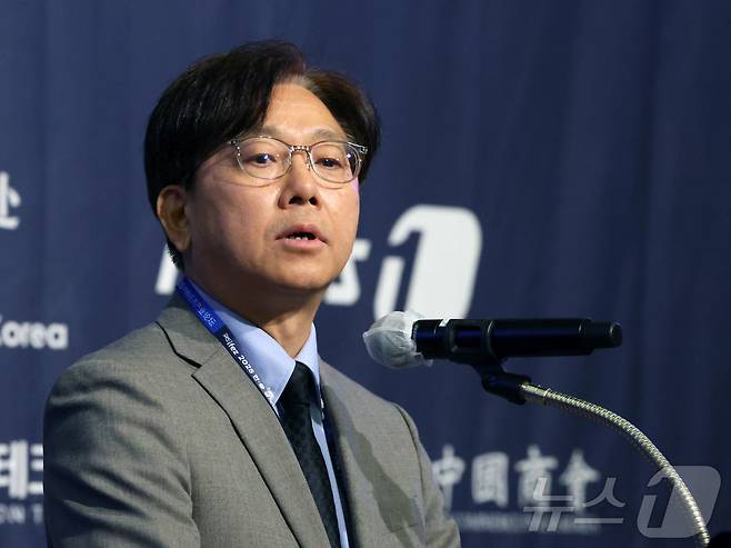 이영섭 뉴스1대표이사가 19일 오전 인천시 연수구 쉐라톤그랜드인천호텔에서 열린 '2025 한·중 경제 산업 포럼'에서 축사를 하고 있다. 2025.6.19/뉴스1 ⓒ News1 황기선 기자